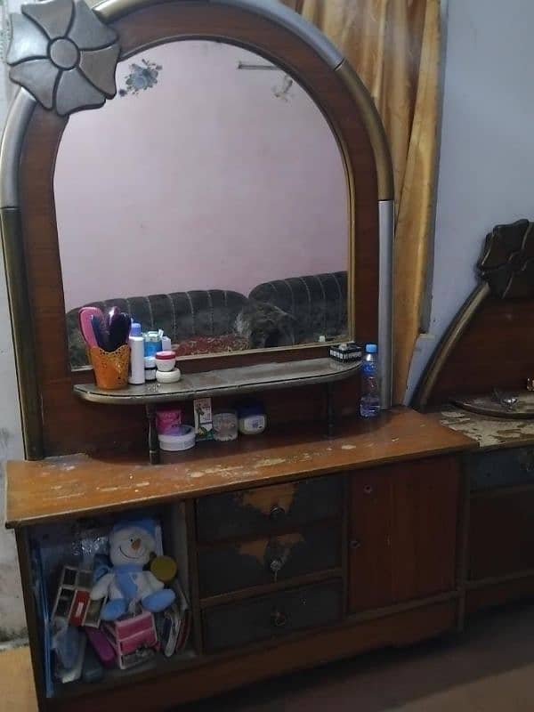 dressing table 1