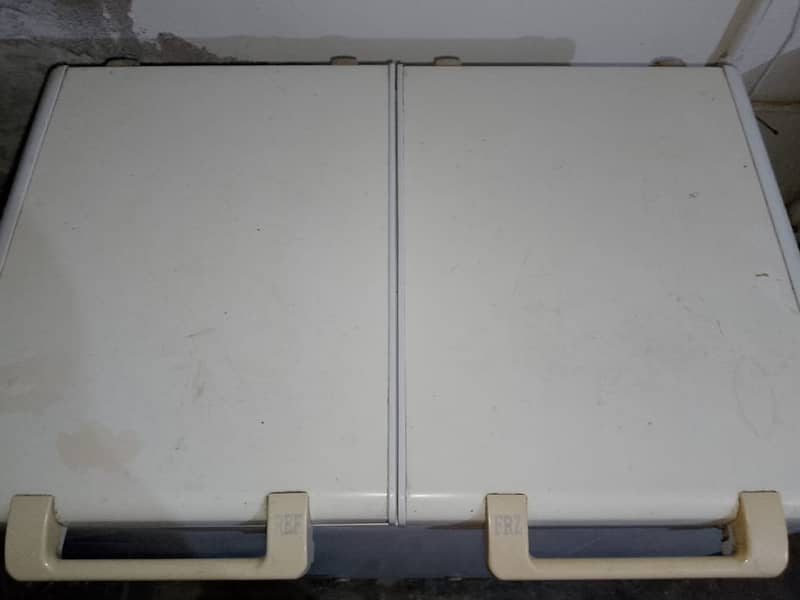 HAIER DOUBLE DOOR FREEZER 1