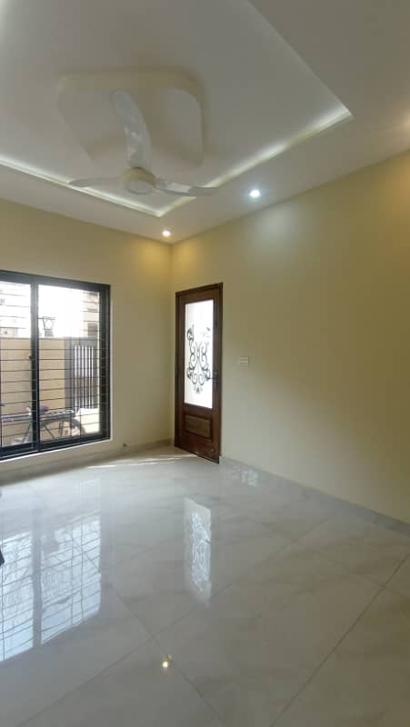 5 Marla Beautiful House for SALE in Sector M7A Lake City Lahore 0