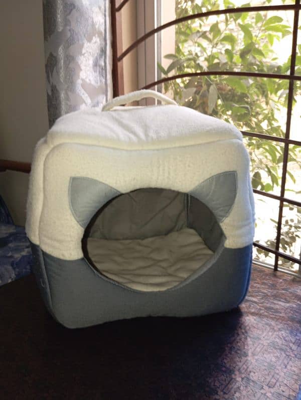 cat house / bed 0