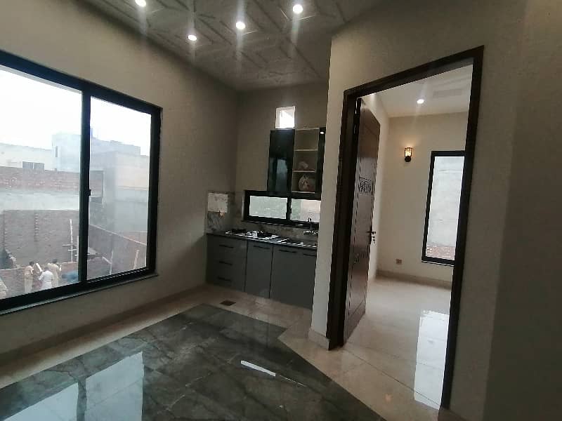 Ideal Prime Location House Is Available For sale In Lahore 17