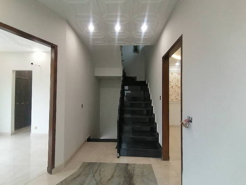 Ideal Prime Location House Is Available For sale In Lahore 21