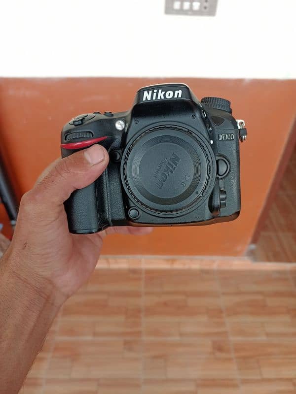 Nikon D7100 Camera With all accessories 3