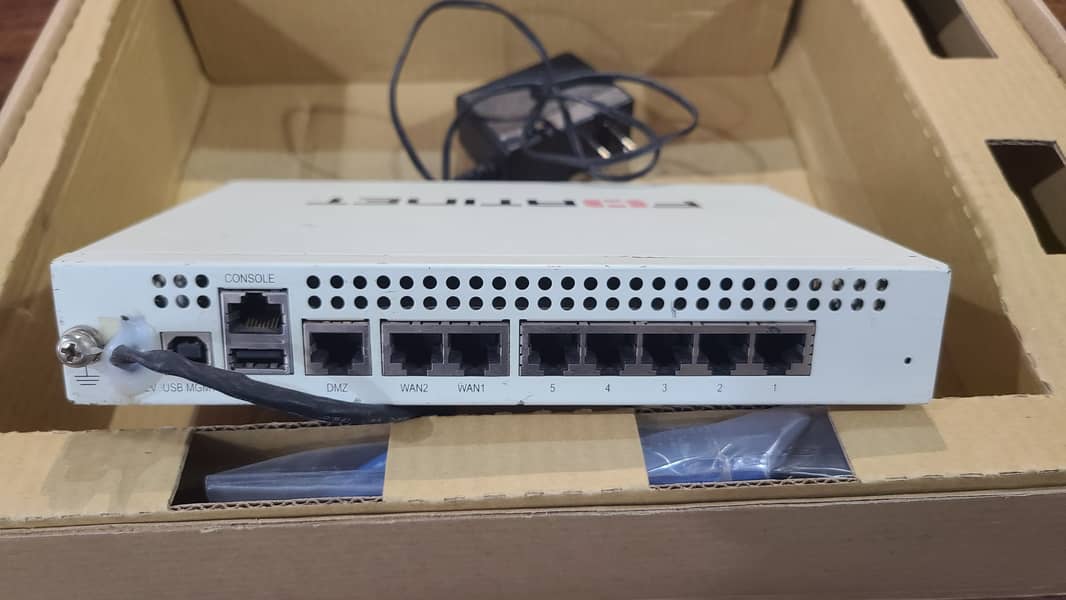 FortiGate-60C Network Security Firewall Fortinet FG-60C (Branded Used) 4