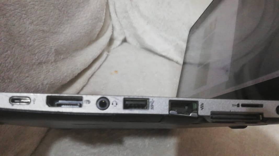 Hp Laptop Elitebook  8g ram 820 G1 3 battery core i5 for sale 4