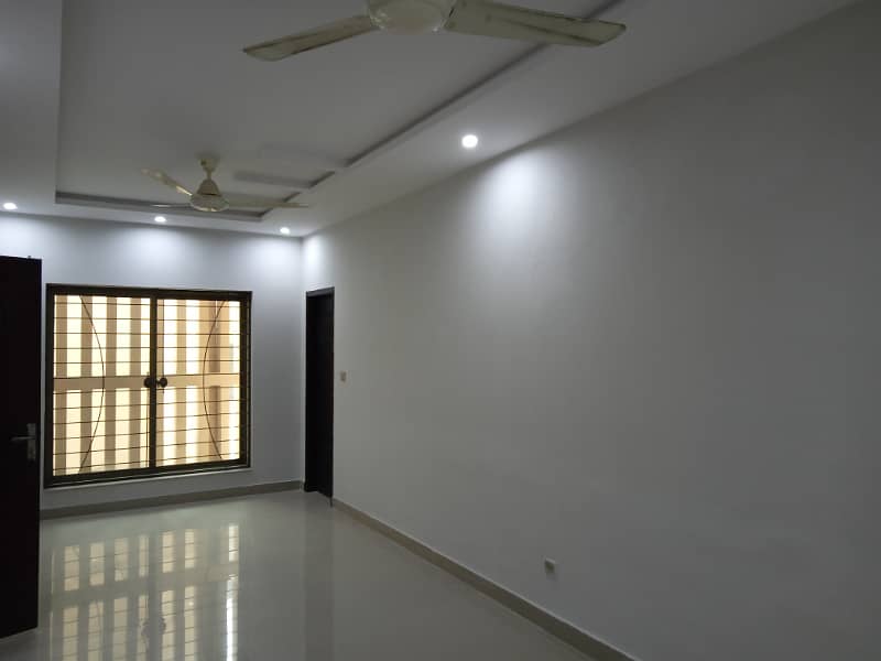 CANTT,12 MARLA OFFICE FOR RENT GULBERGU UPPER MALL SHADMAN GOR GARDEN TOWN LAHORE 13