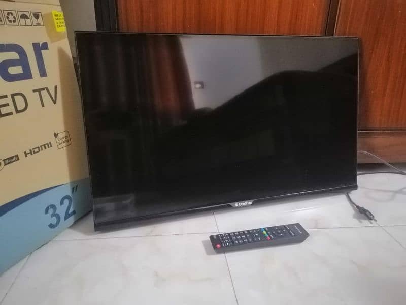 Tv Ecostar LED CX-32U579M A+ 32 Inches 0