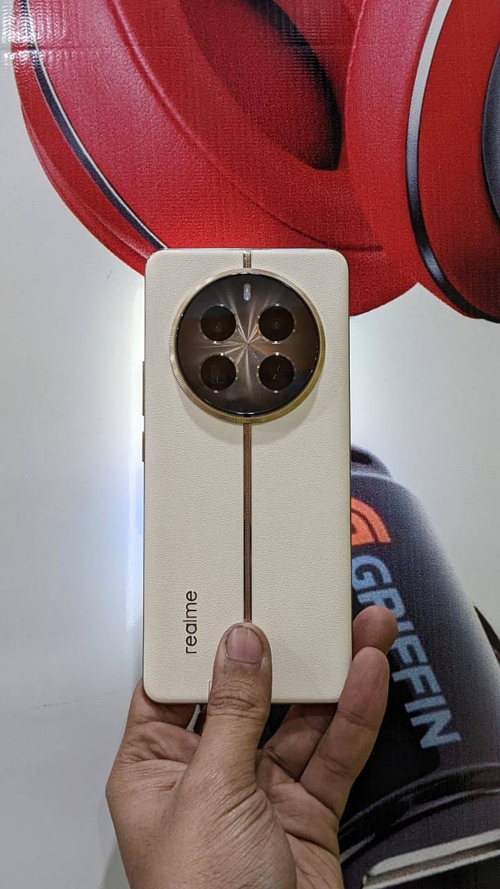 Realme 12Pro Plus Box Out Condition 120x Zooming 0