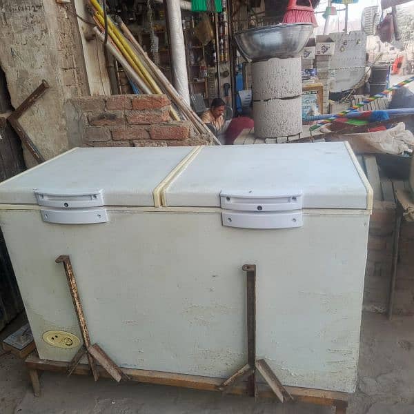 Waves Double Door Deep large size freezer 3