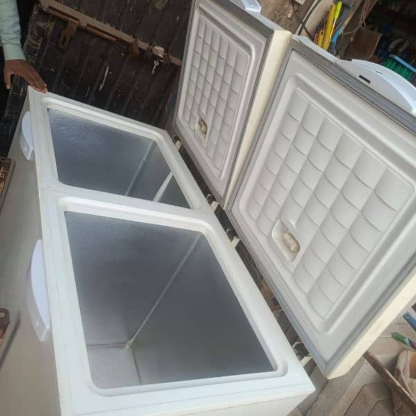 Waves Double Door Deep large size freezer 5