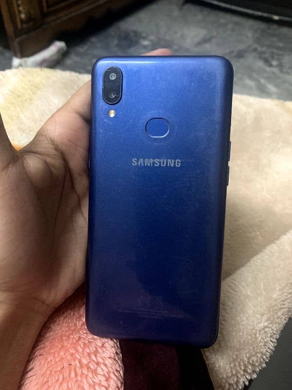 Samsung A10s.  2/32GB 0