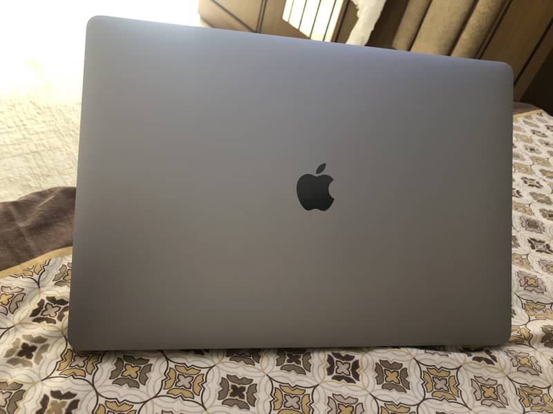 MacBook Pro 16inch 0