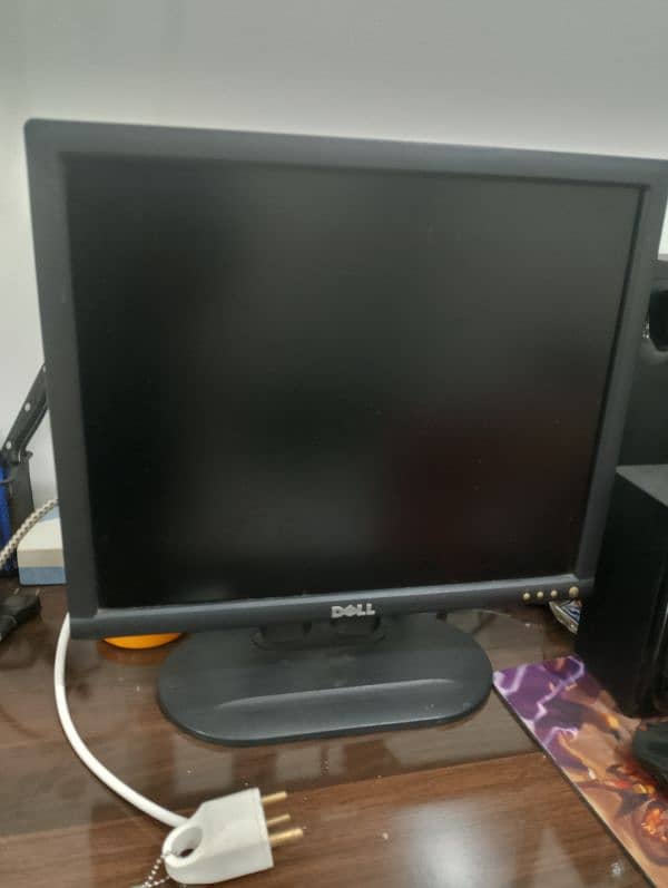 Dell Lcd in good condition 3