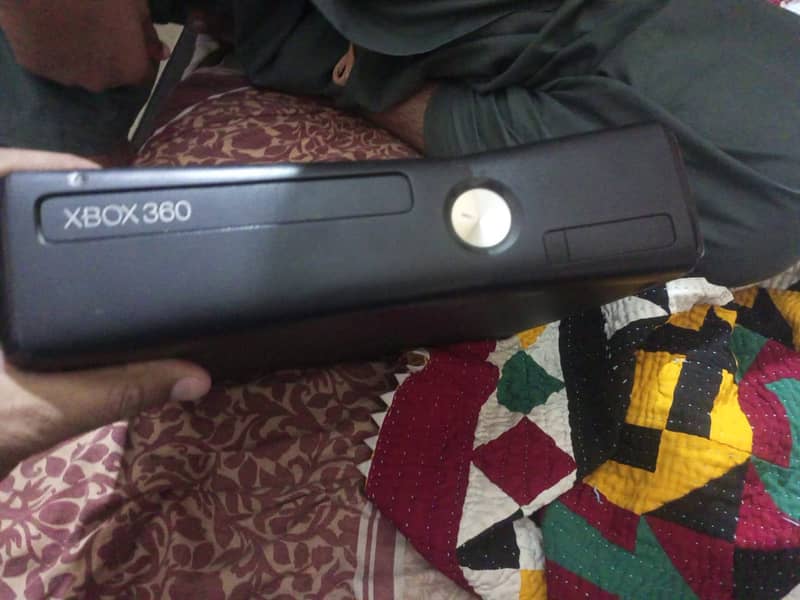 Xbox 360slim 0