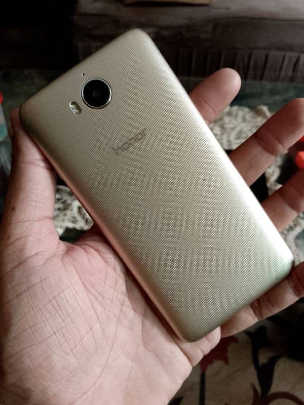 Huawei Y5 2017 in good condition 3