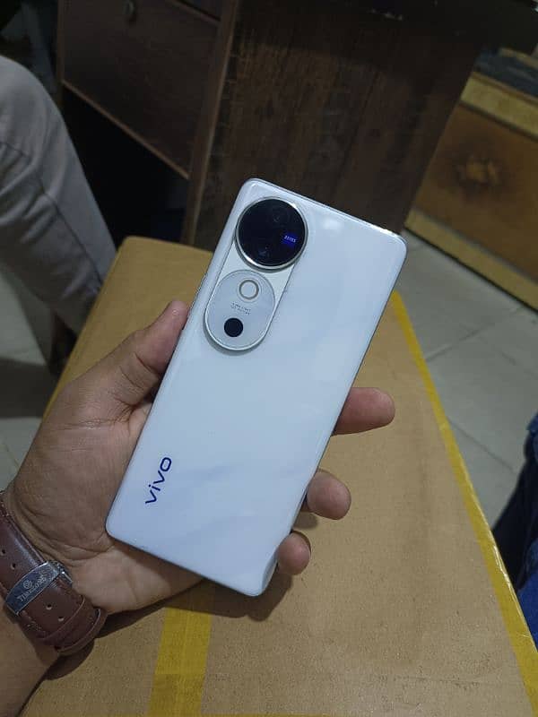 Vivo v40 0