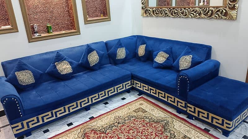 sofa in good condition 0