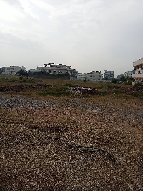 8 MARLA POSSESSION PLOT FOR SALE WITH ALL FACILITIES IN CDA APPROVED SECTOR F 17 T&TECHS ISLAMABAD 46