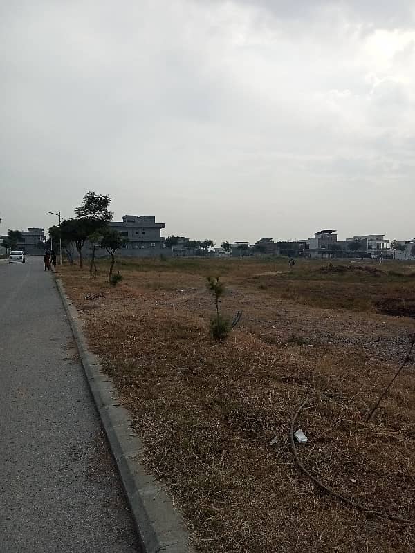 8 MARLA POSSESSION PLOT FOR SALE WITH ALL FACILITIES IN CDA APPROVED SECTOR F 17 T&TECHS ISLAMABAD 47