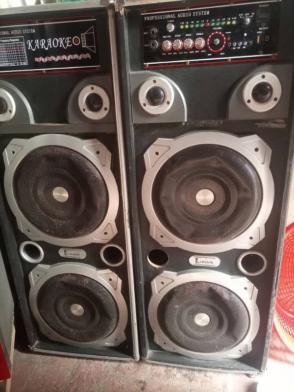 Lunar Karaoke Woofers just like new. 0