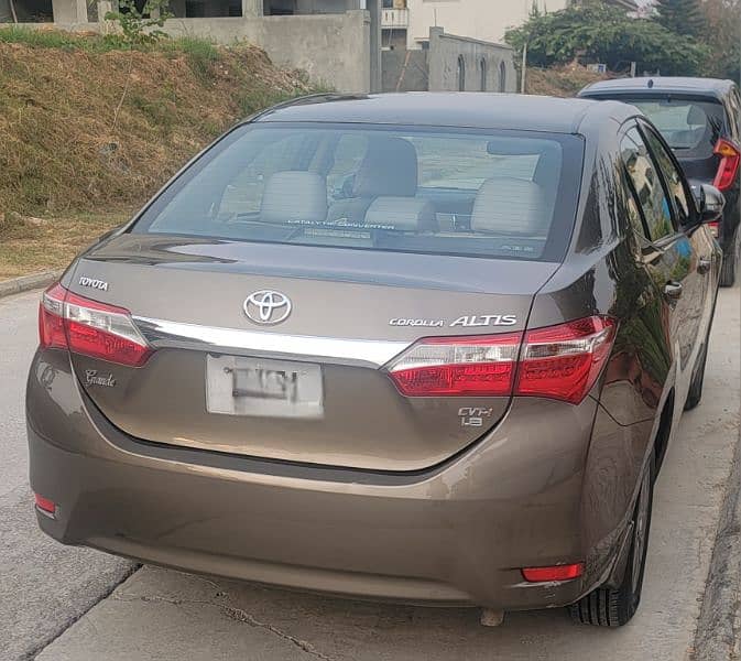 Toyota Corolla Altis Grande Nov 2016 1