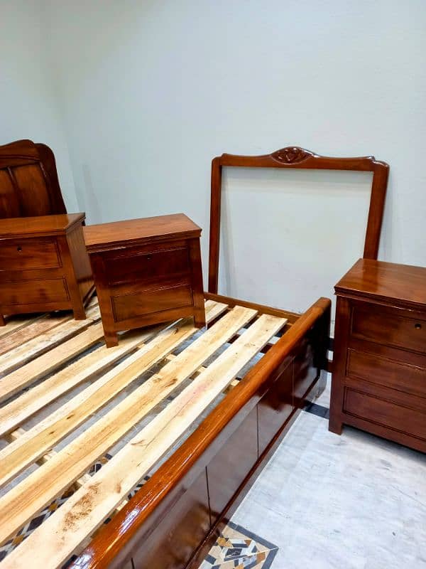 Solid Wooden new bed set glass polish never used 4