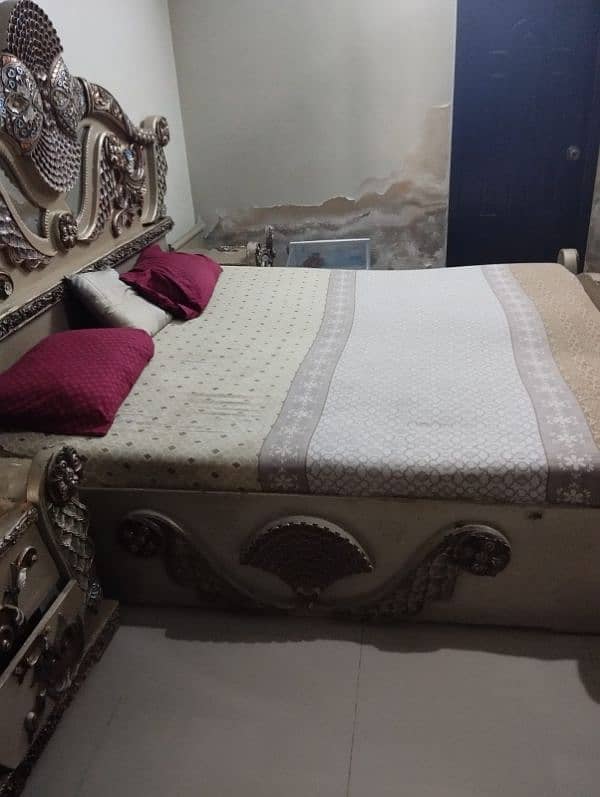 double bad with mattress best condition 4