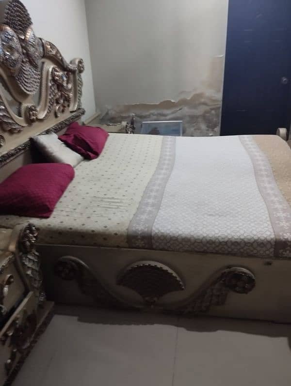 double bad with mattress best condition 5