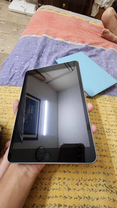 iPad Mini 1- New condition 6