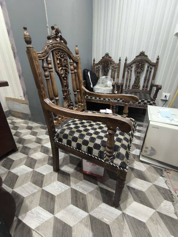 4 chinot chairs in new condition from dir 1