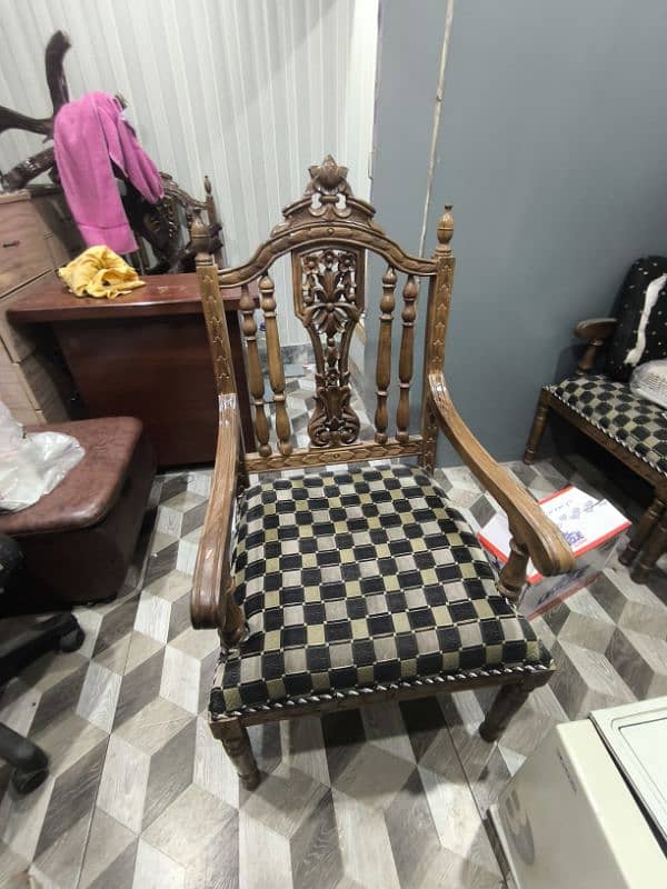 4 chinot chairs in new condition from dir 2