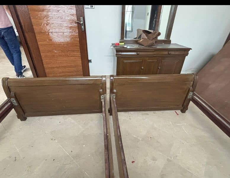 Two Single beds with dressing table 1