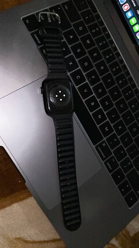 Apple Watch series 8 45mm 3