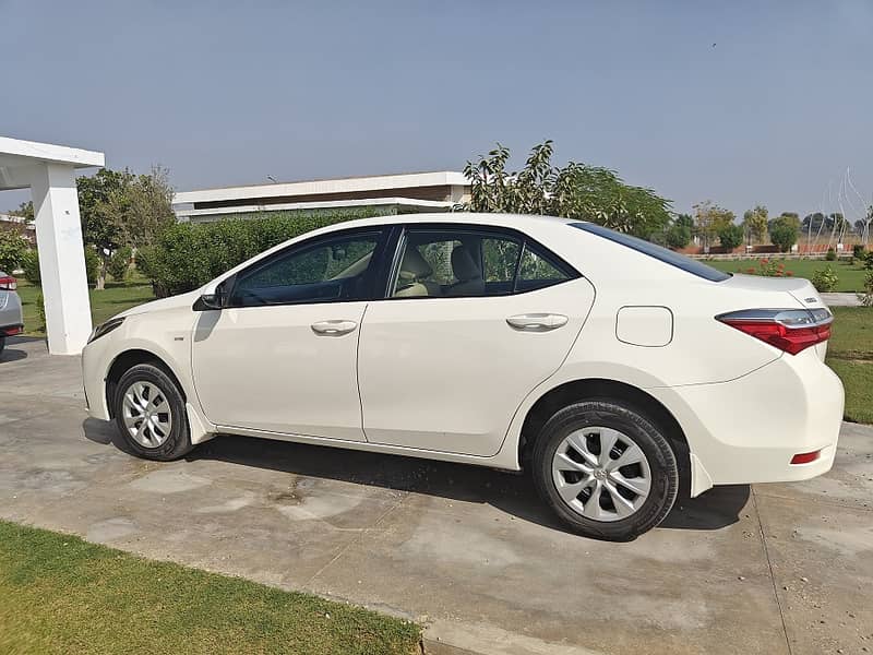 Toyota Corolla GLI 2018 - Lush Condition, Just buy & Drive 3