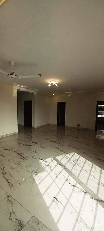 Brand New 10 Marla 3 Bedrooms 3rd Floor Apartment Available For Sale In Sector - D Askari 11 Lahore 3