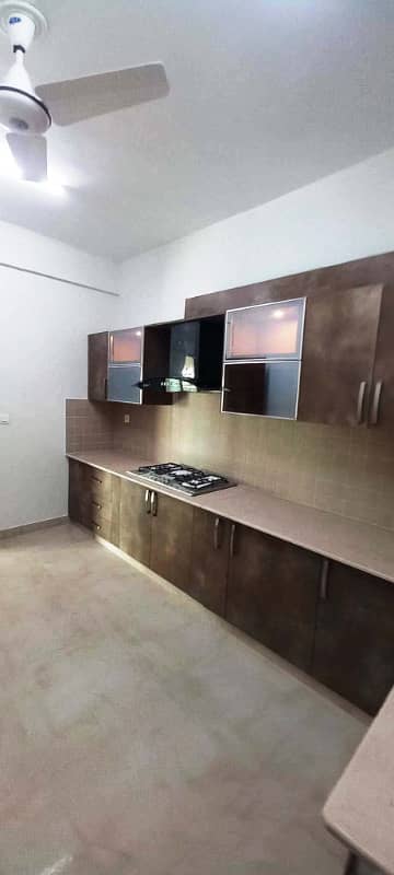 Brand New 10 Marla 3 Bedrooms 3rd Floor Apartment Available For Sale In Sector - D Askari 11 Lahore 6