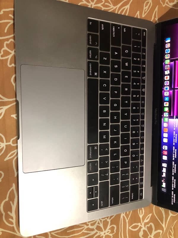 Macbook Pro 2017 16/256 6