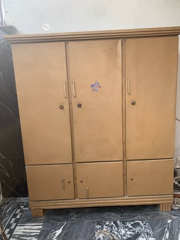 King size iron wardrobe Rust free 1