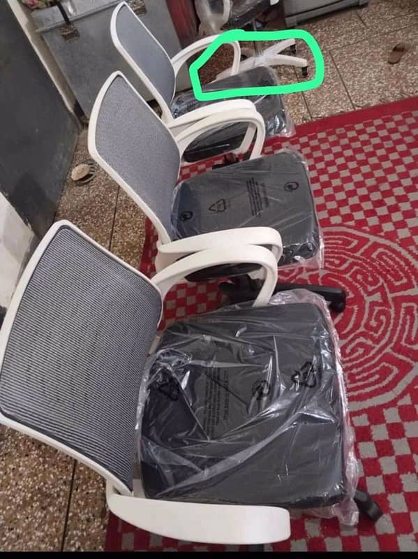 Imported Chairs All Qualaty Available In Whole Sale Price 3