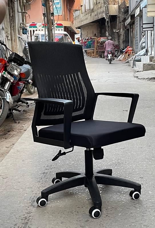 Imported Chairs All Qualaty Available In Whole Sale Price 4