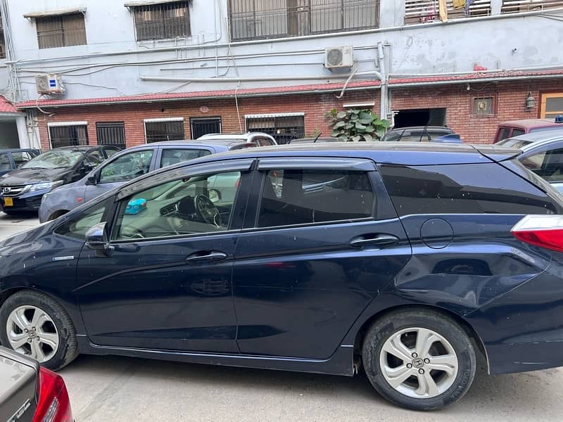 Honda Fit Shuttle 2018 model 2022 registration 3