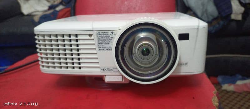 Mitsubishi 3D professional projector 0