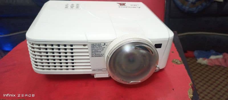 Mitsubishi 3D professional projector 3