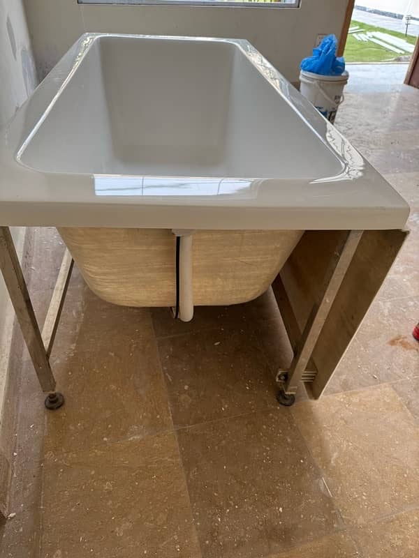 Unused Bathtub for Sale 5foot 2