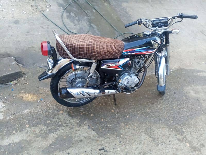 Honda 125 urgent sale 03152191210 3