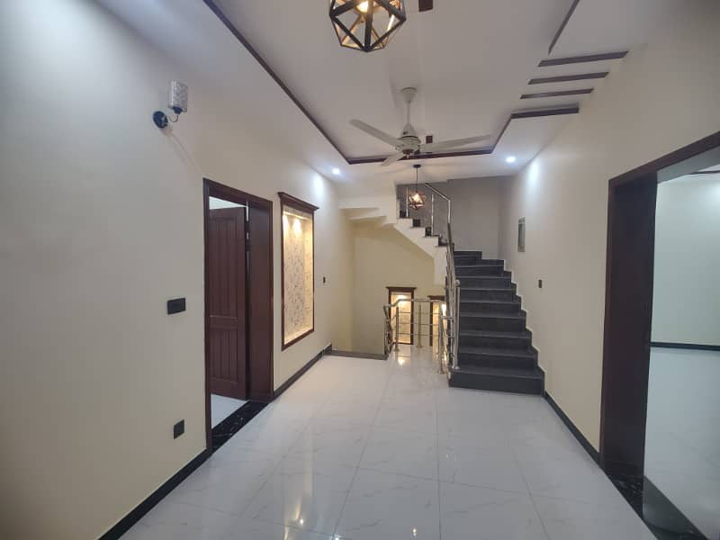 Sector N 5 Marla House For Rent 0