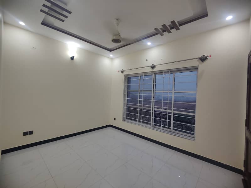 Sector N 5 Marla House For Rent 1