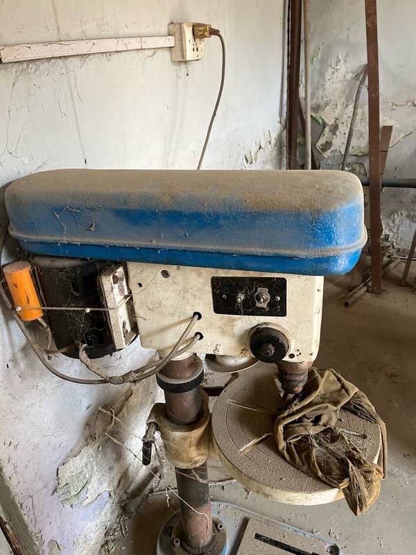 complete workshop for sale with 3 phase electric wiring 6