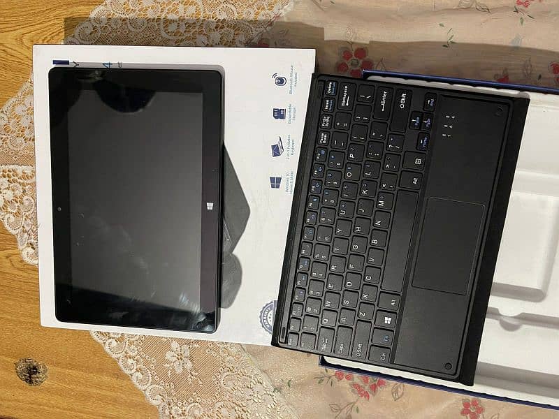 Hyundai 2 In 1 laptop be hi tab be ho jata hi 10M4 hi new hi with box 4