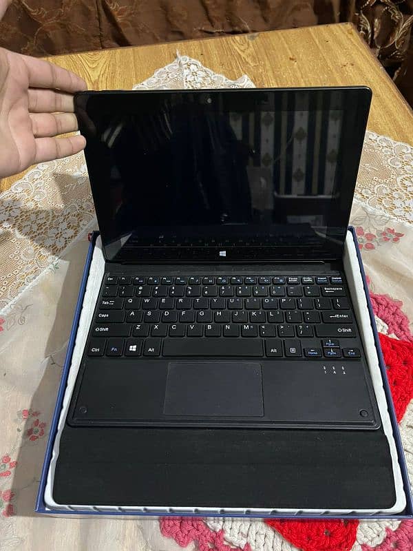 Hyundai 2 In 1 laptop be hi tab be ho jata hi 10M4 hi new hi with box 5